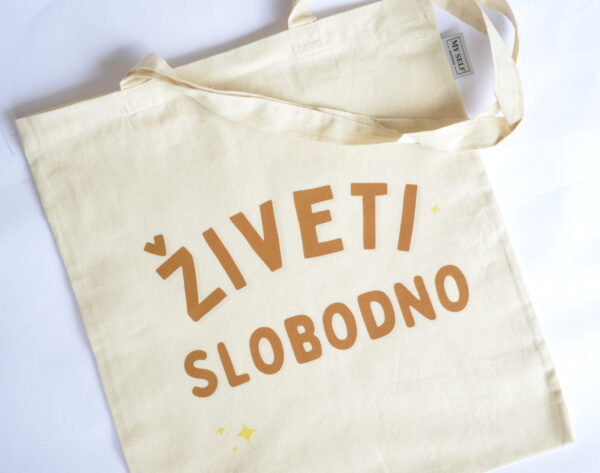 Ceger sa natpisom - "živeti slobodno"