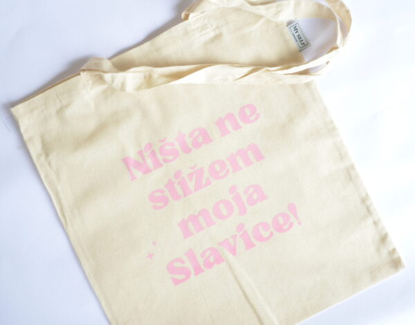 Ceger sa natpisom - "ništa ne stižem moja Slavice"
